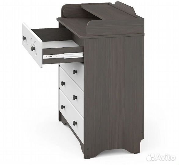 Пеленальный комод с узором на фасаде