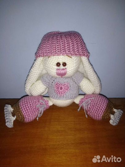 Зайка на коньках