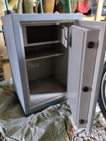 Продам сейф