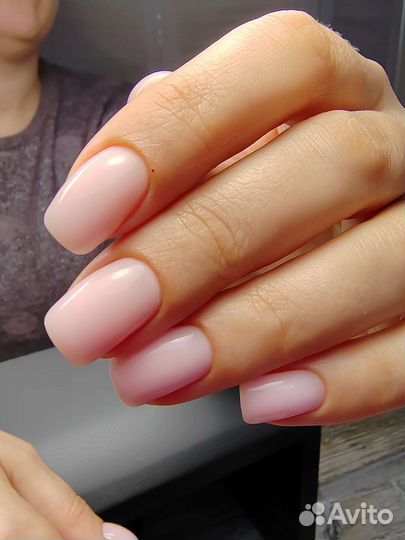 Маникюр с покрытием гель-лаком