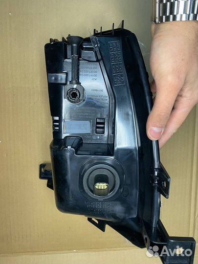 Оригинальные противотуманки на Tesla Model X