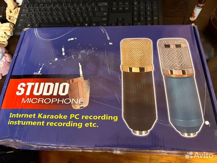 Студийный конденсаторный микрофон
