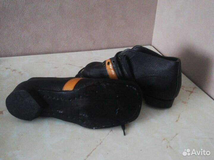 Лыжные ботинки