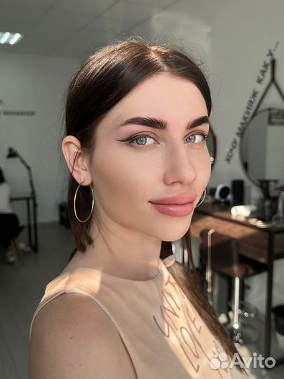 Коррекция и окрашивание бровей