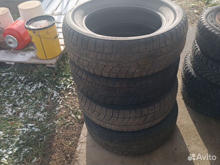 Bridgestone Blizzak VRX 225/60 R17