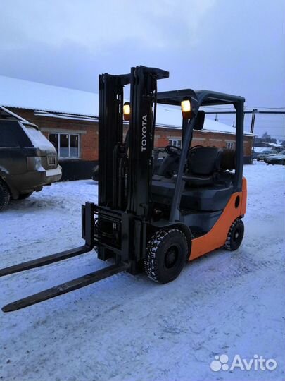 Вилочный погрузчик Toyota 8FG15, 2014