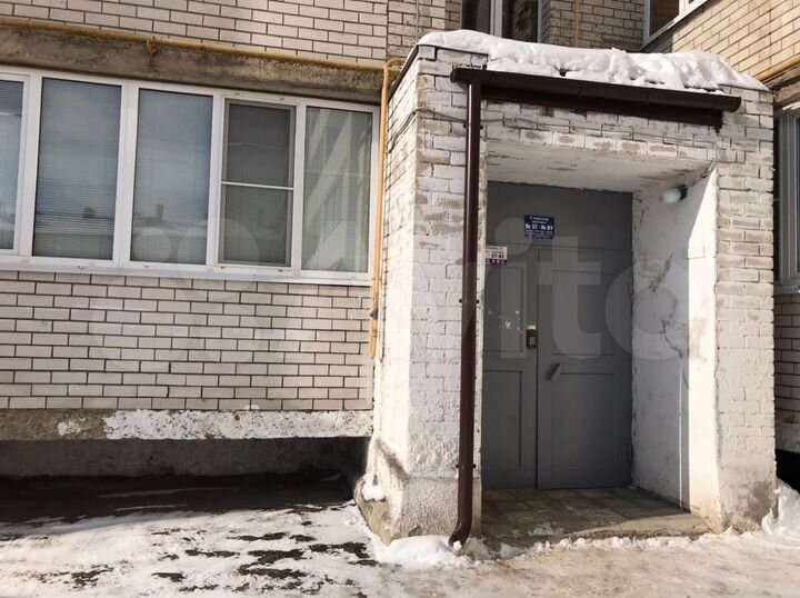 2-к. квартира, 53 м², 1/9 эт.