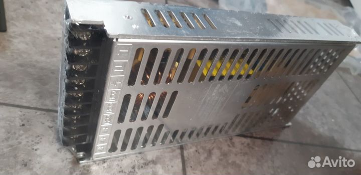 Блок питания светодиодных дисплеев CL A4-200-5P 5V