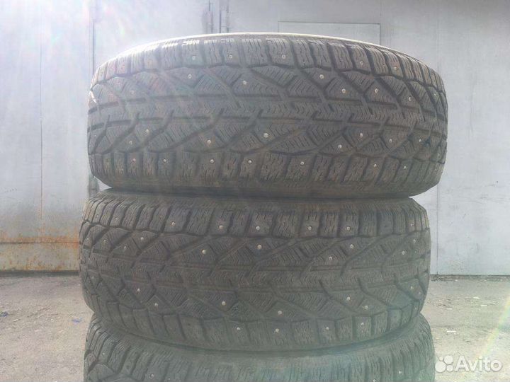 Tigar SUV Ice 215/65 R16 102T