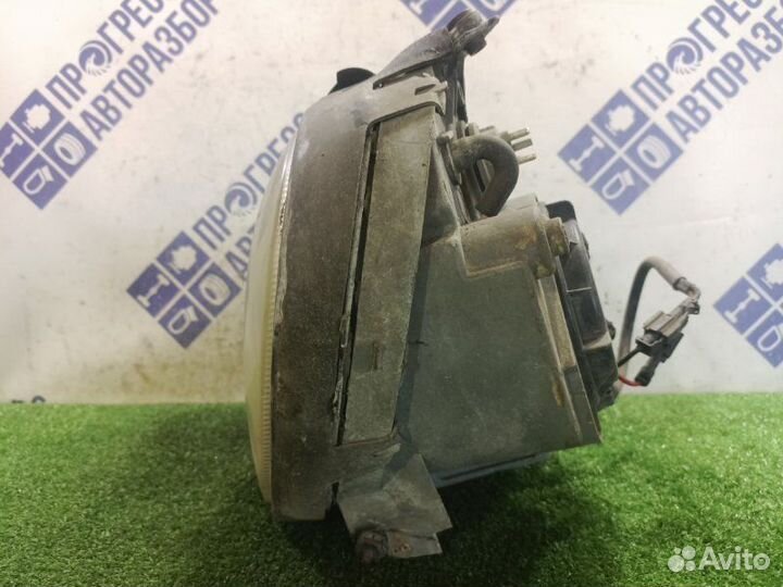 Фара передняя левая Mercedes-Benz Clk 230