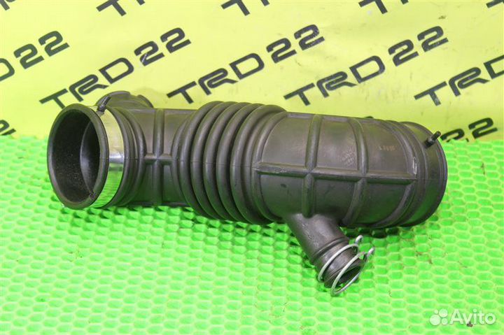 Патрубок воздухозаборника Nissan Serena C25 MR20DE