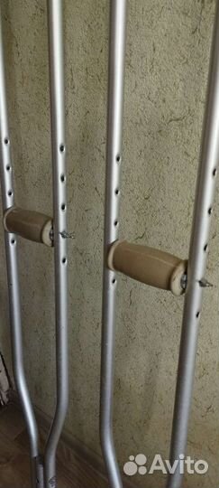 Продаю костыли взрослые подмышечные