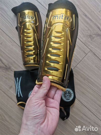 Щитки футбольные детские