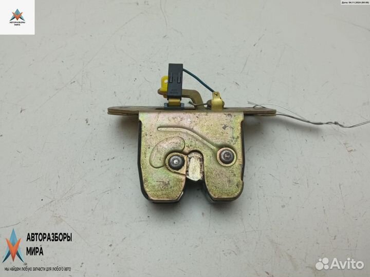 Замок багажника Volvo S40 рест. 2003