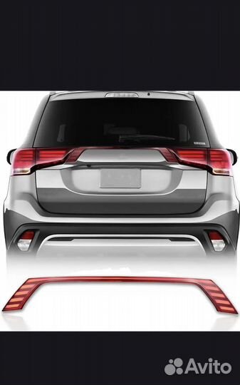 Накладка задней двери Митсубиси Аутлендер 3