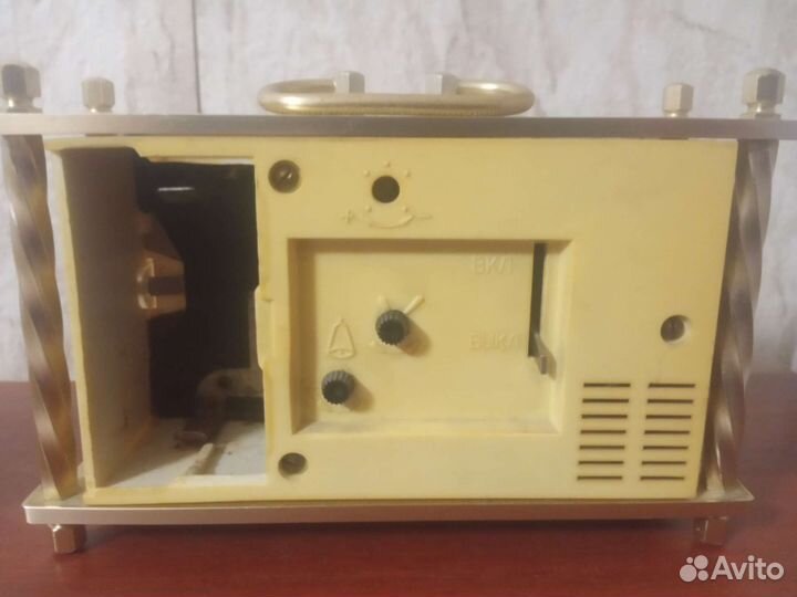 Настольные часы, будильник СССР Молния Мир Слава