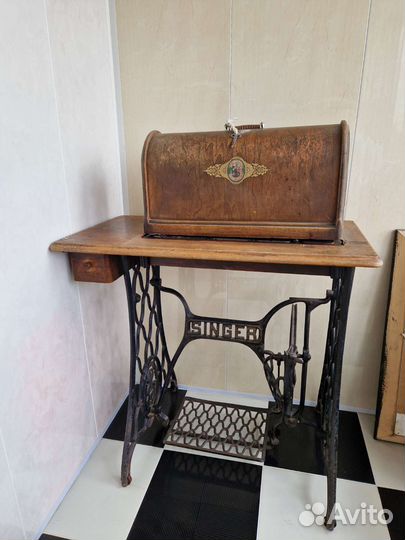 Швейная машинка зингер ножная