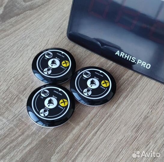 Кнопка вызова официанта в ресторан, кафе с табло