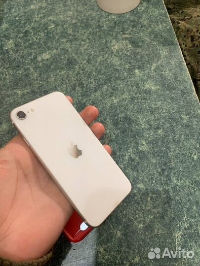 iPhone SE, 64 ГБ