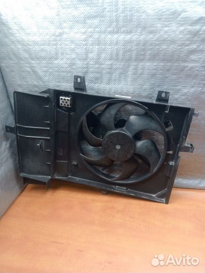 Вентилятор охлаждения радиатора Nissan Note E11