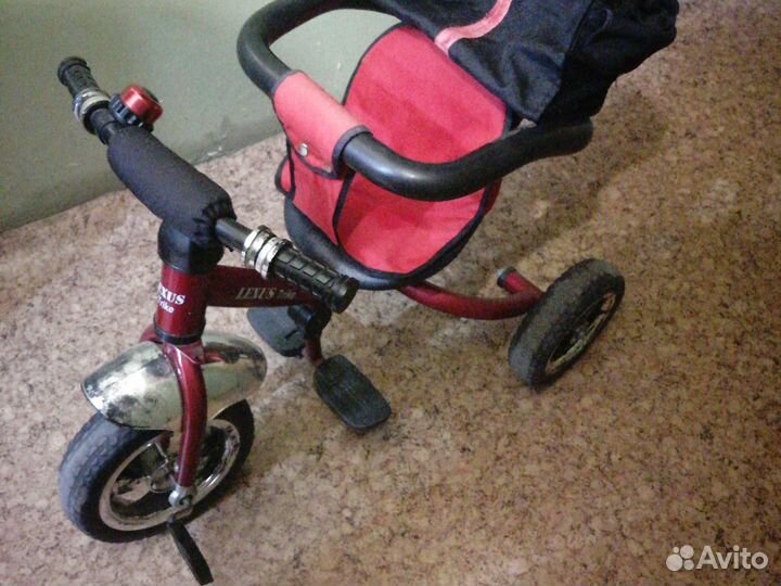 Трехколесный велосипед