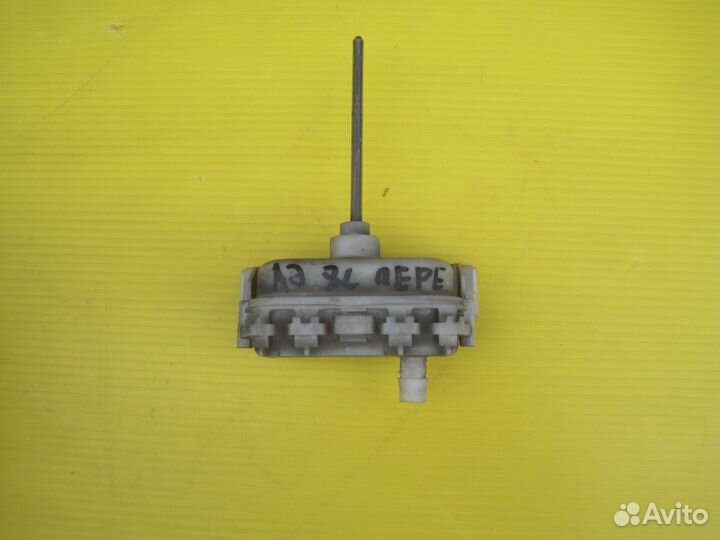 Активатор лючка бензобака Audi A3 8L 8l0862153