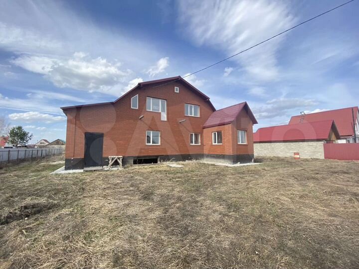 Дом 305 м² на участке 20 сот.