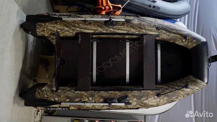 Лодка Адмирал 335 лес