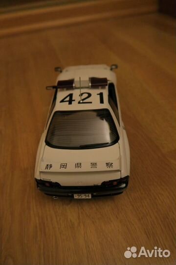 Kyosho 1:18 полицейский автомобиль