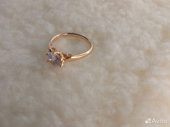 Кольцо ювелирный сплав с камнем р18