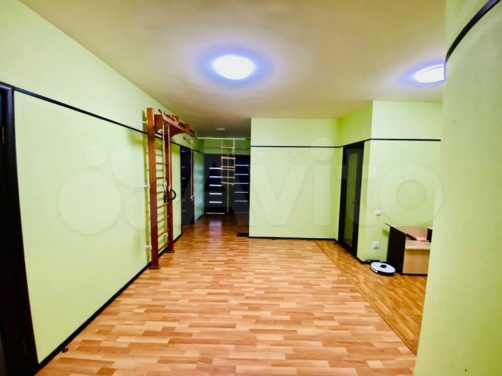 4-к. квартира, 125 м², 2/6 эт.