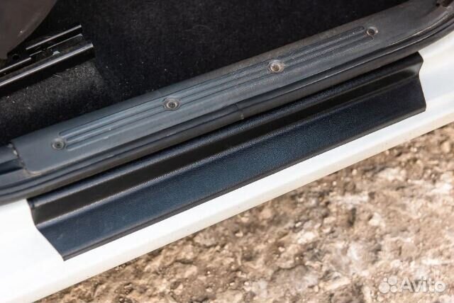 Накладки пластиковые порогов дверей Лада Гранта