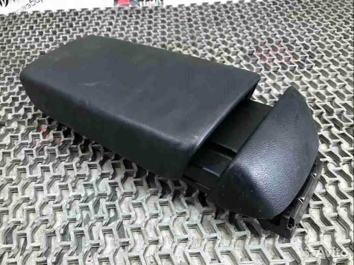 Подлокотник Honda Accord