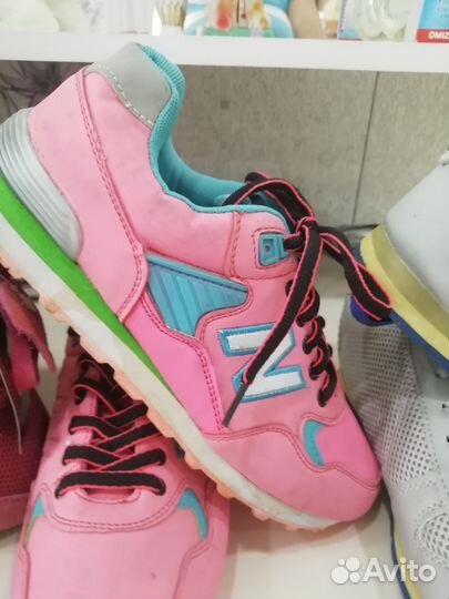 Кроссовки женские