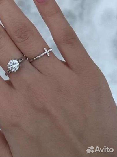 Серебряное кольцо, крестик. 15.5 размер