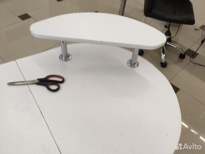 Стол для маникюра бу