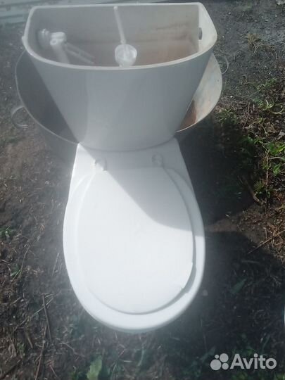 Унитаз с бачком