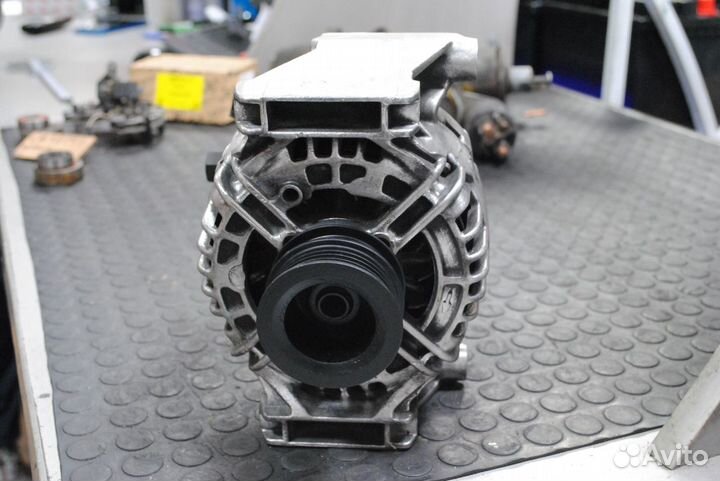 Генератор Opel Zafira B 2.2 б/у