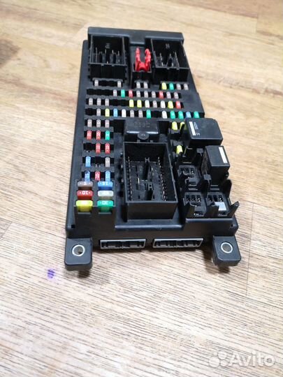 Блок предохранителей салонный Jaguar XJ X351