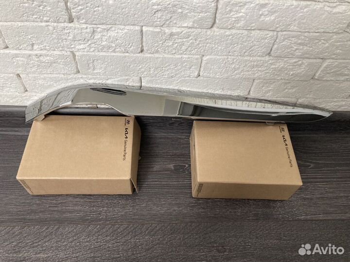 Genesis GV80 Хром переднего бампера