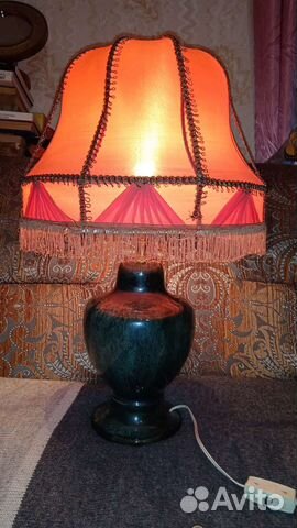 Лампа с абажуром