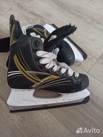 Коньки хоккейные