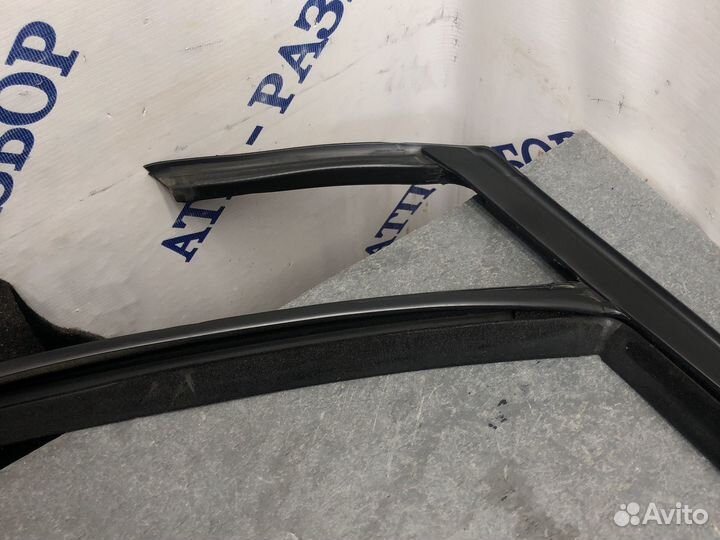 Пер лев уплот стекла Focus 3