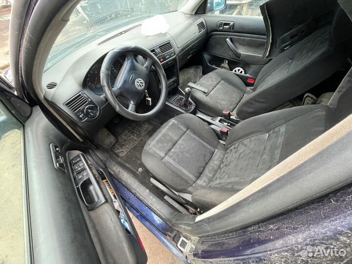 В разборе Volkswagen Bora 1999 2.0 APK МКПП