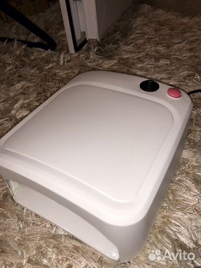 Уф лампа для ногтей с лаками