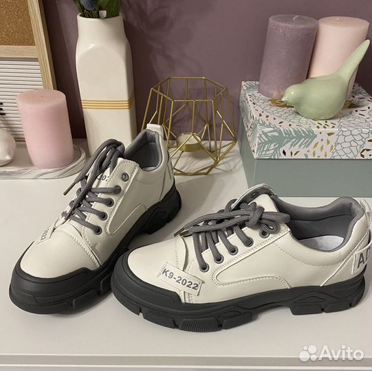 Новые женские ботинки