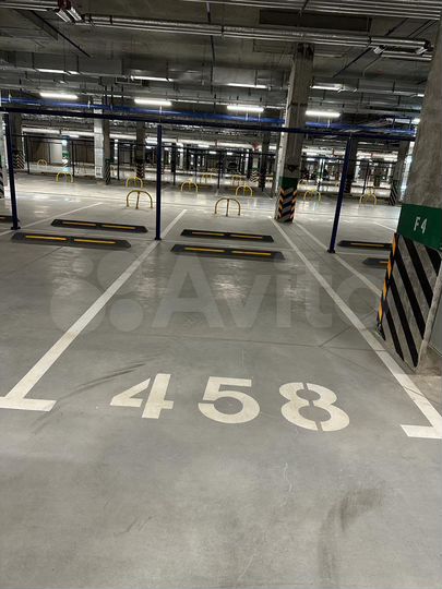 Машиноместо, 13 м²