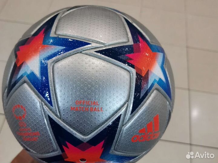 Футбольный мяч adidas лига чемпионов 2023