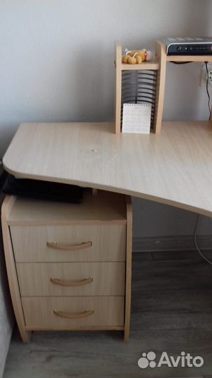 Компьютерный стол