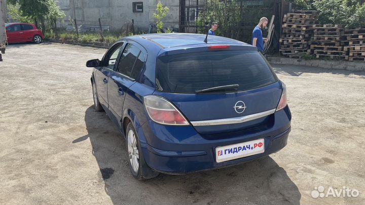 Решетка вентиляционная Opel Astra (H) 09177224